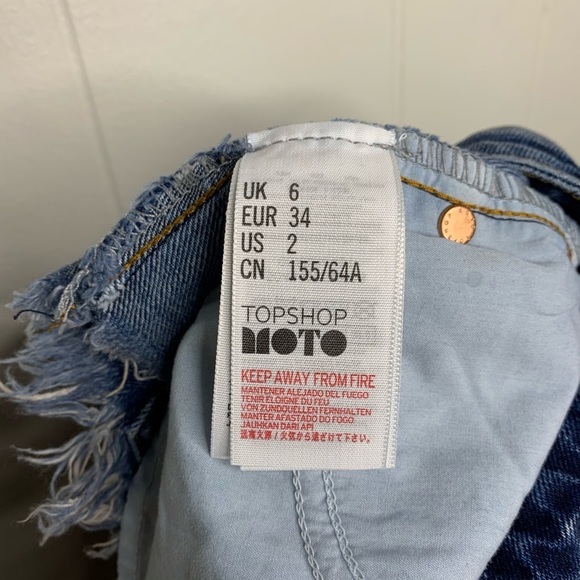 Topshop HIGH Waisted Frayed Kiri Denim shorts EUC - Picture 5 of 12